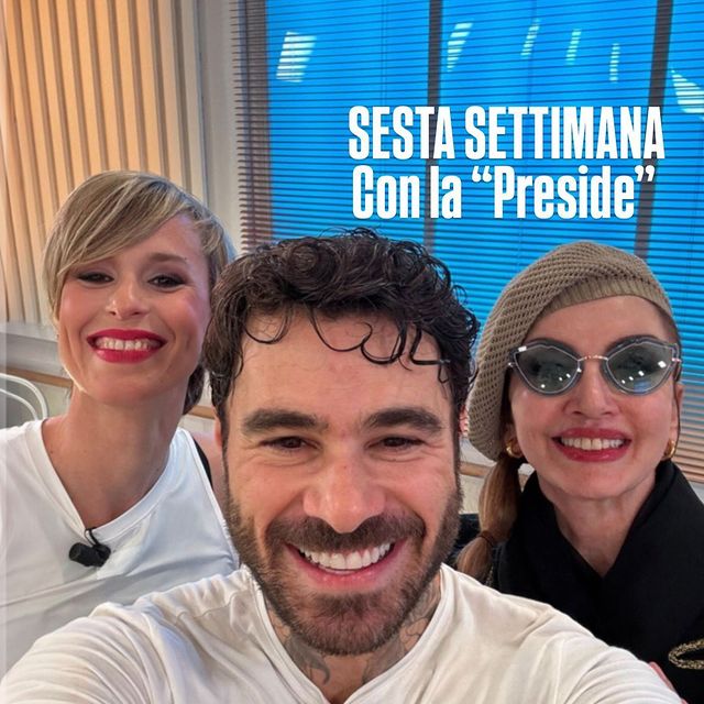 Ünlü Televizyon Sunucusu Milly Carlucci Programı İçin Ekibine Destek Verdi